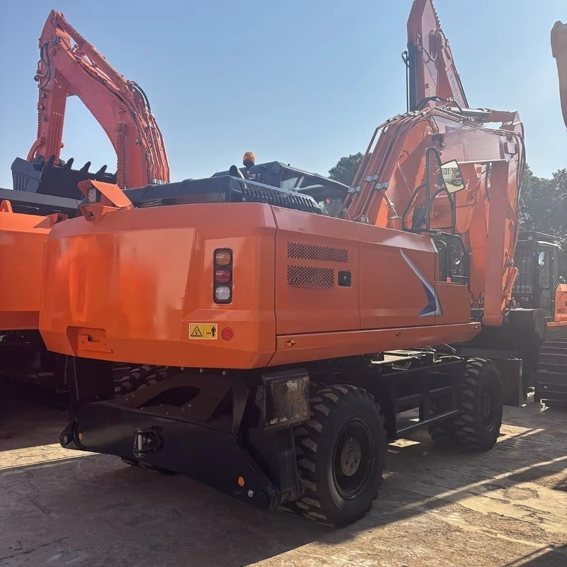 Excavadora sobre Ruedas Resist - Heavy Equipment Working reseña y precio